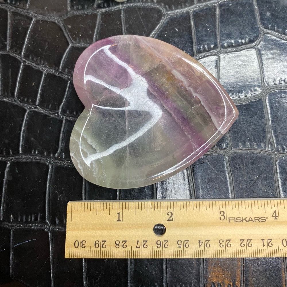 Fluorite Heart Bowl - Picture 14 of 15